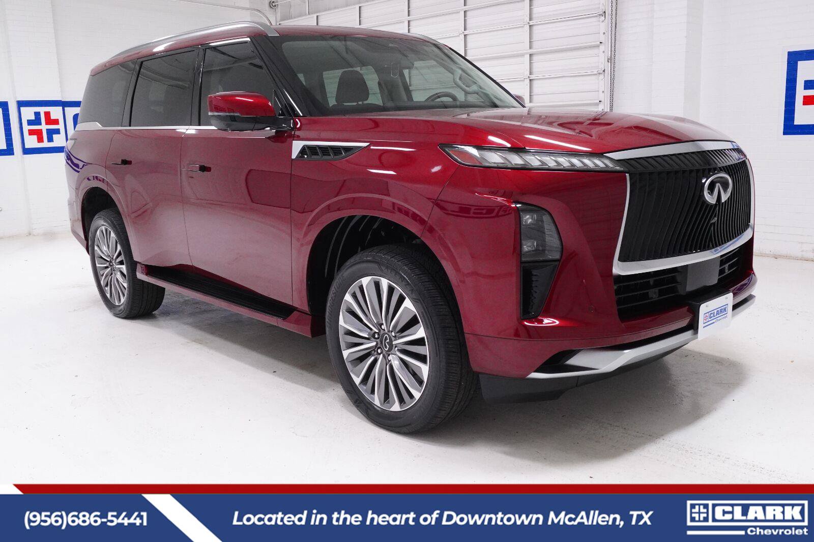 Used 2025 INFINITI QX80 Luxe AWD/4WD image 3