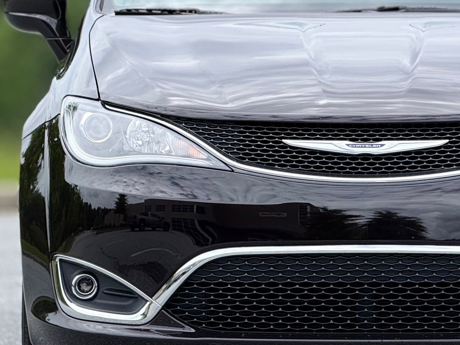 Used 2017 Chrysler Pacifica Touring-L FWD image 14