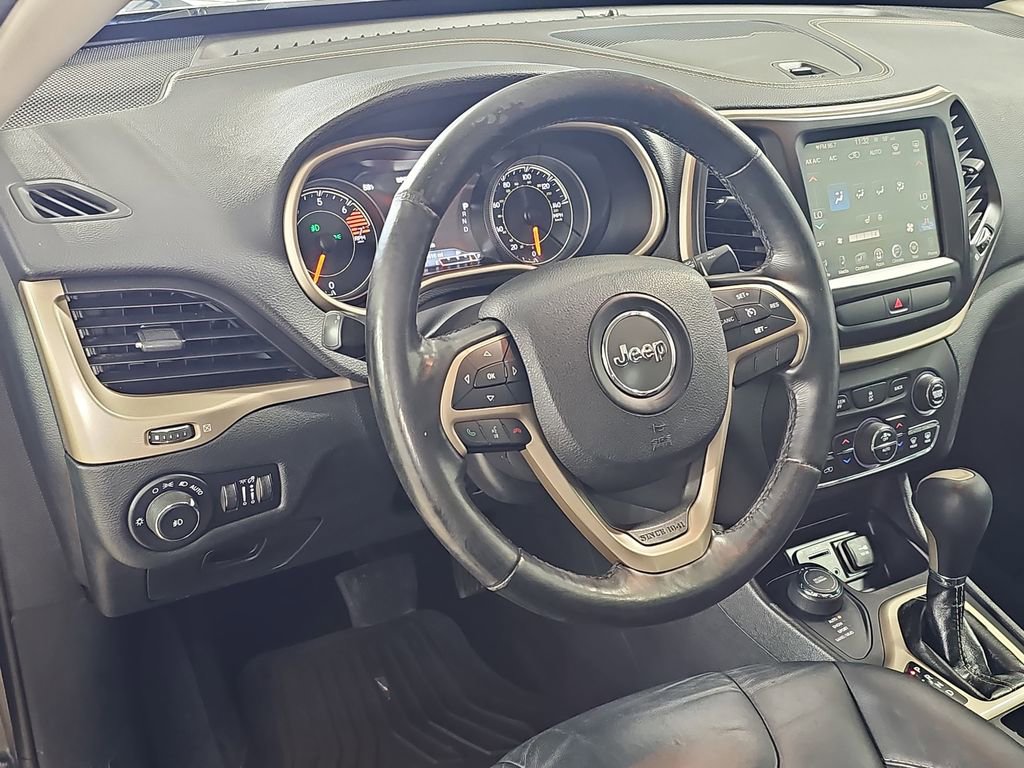 Used 2016 Jeep Cherokee Limited AWD/4WD image 19