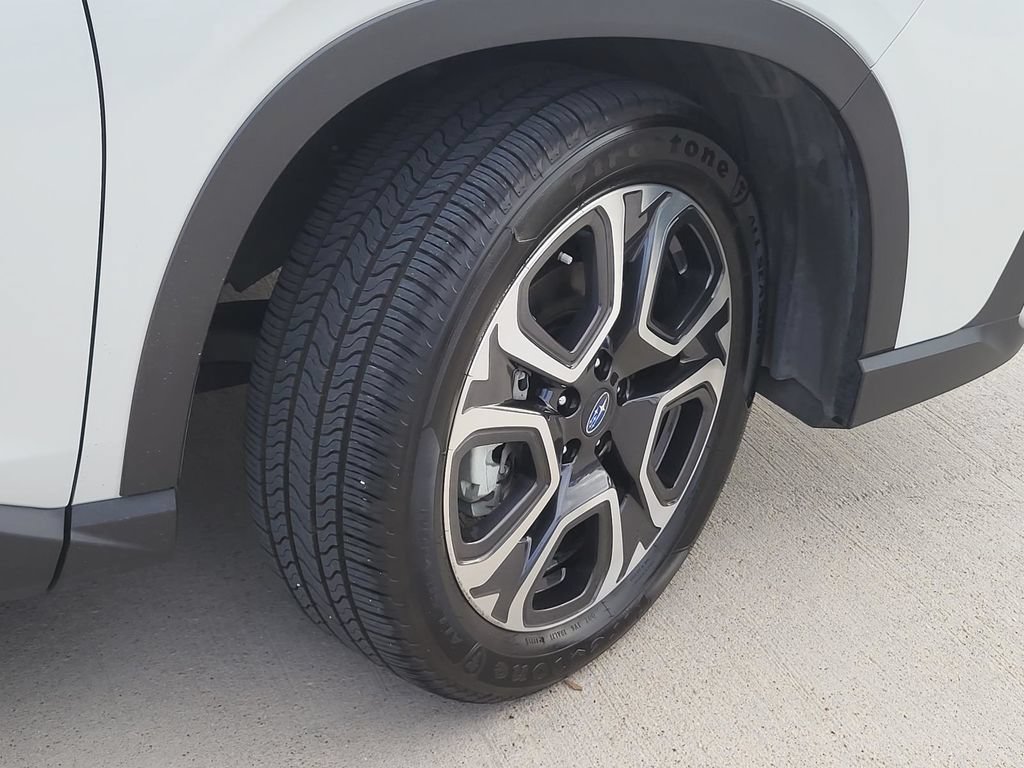 Used 2023 Subaru Ascent Limited AWD/4WD image 6