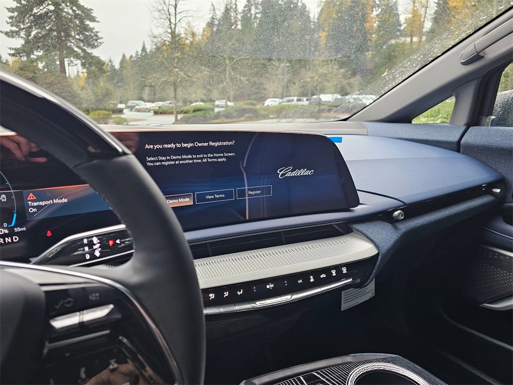 New 2026 Cadillac Optiq Luxury 2 image 25