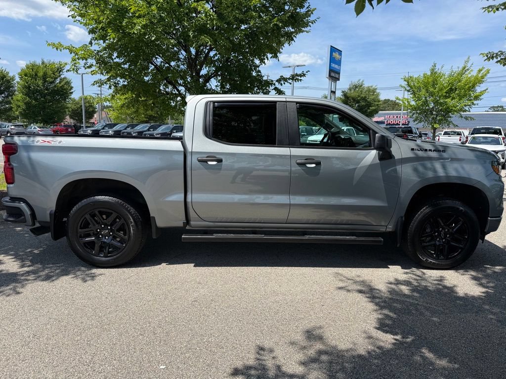 Used 2026 Chevrolet Silverado 1500 Custom w/ LPO, Dark Essentials Package AWD/4WD image 6