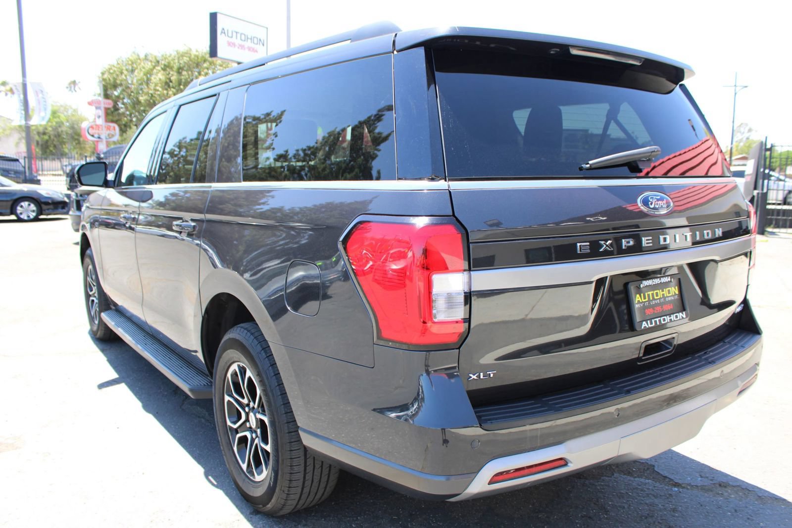 Used 2024 Ford Expedition Max XLT RWD image 38
