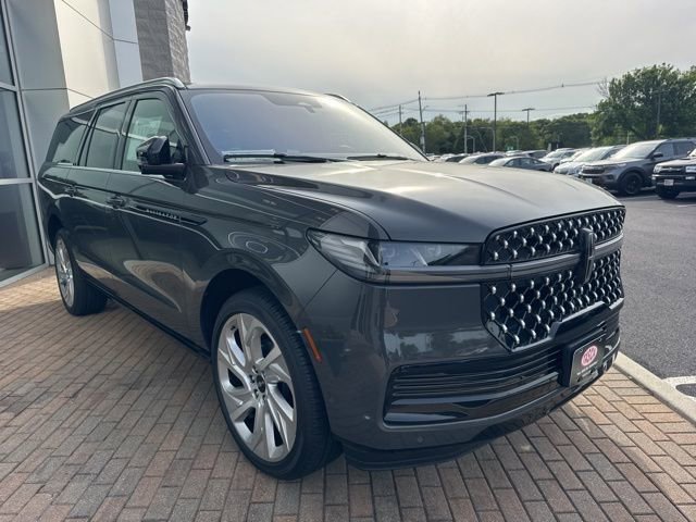 New 2025 Lincoln Navigator L Black Label image 1