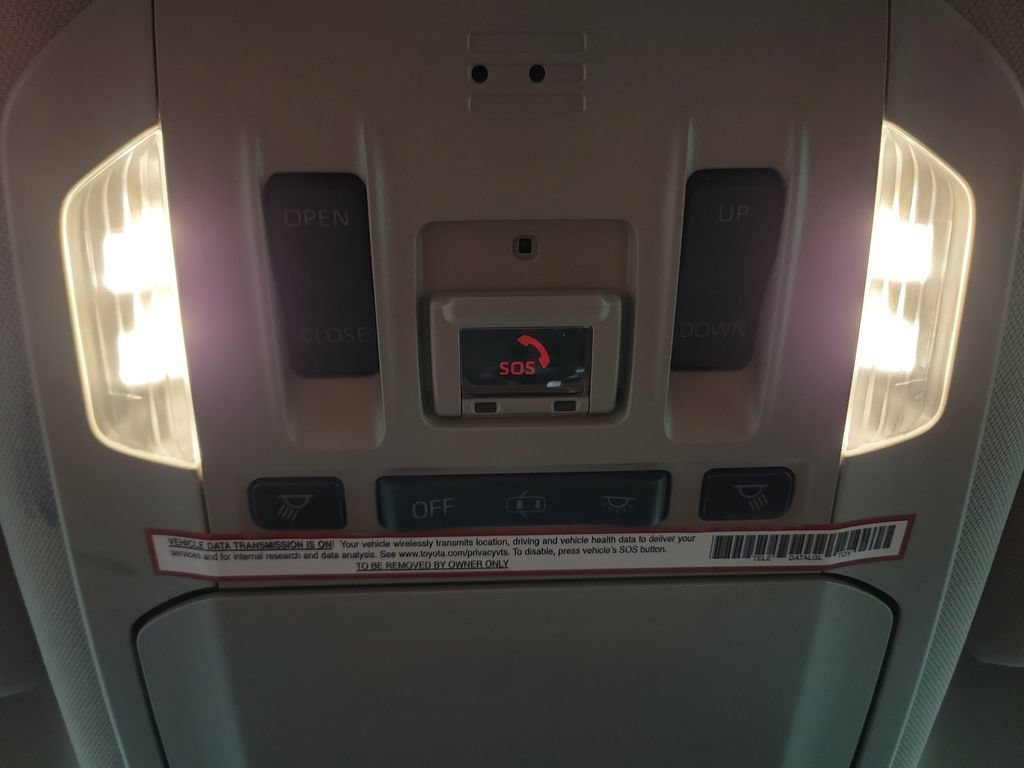 Used 2020 Toyota Highlander XLE FWD image 23