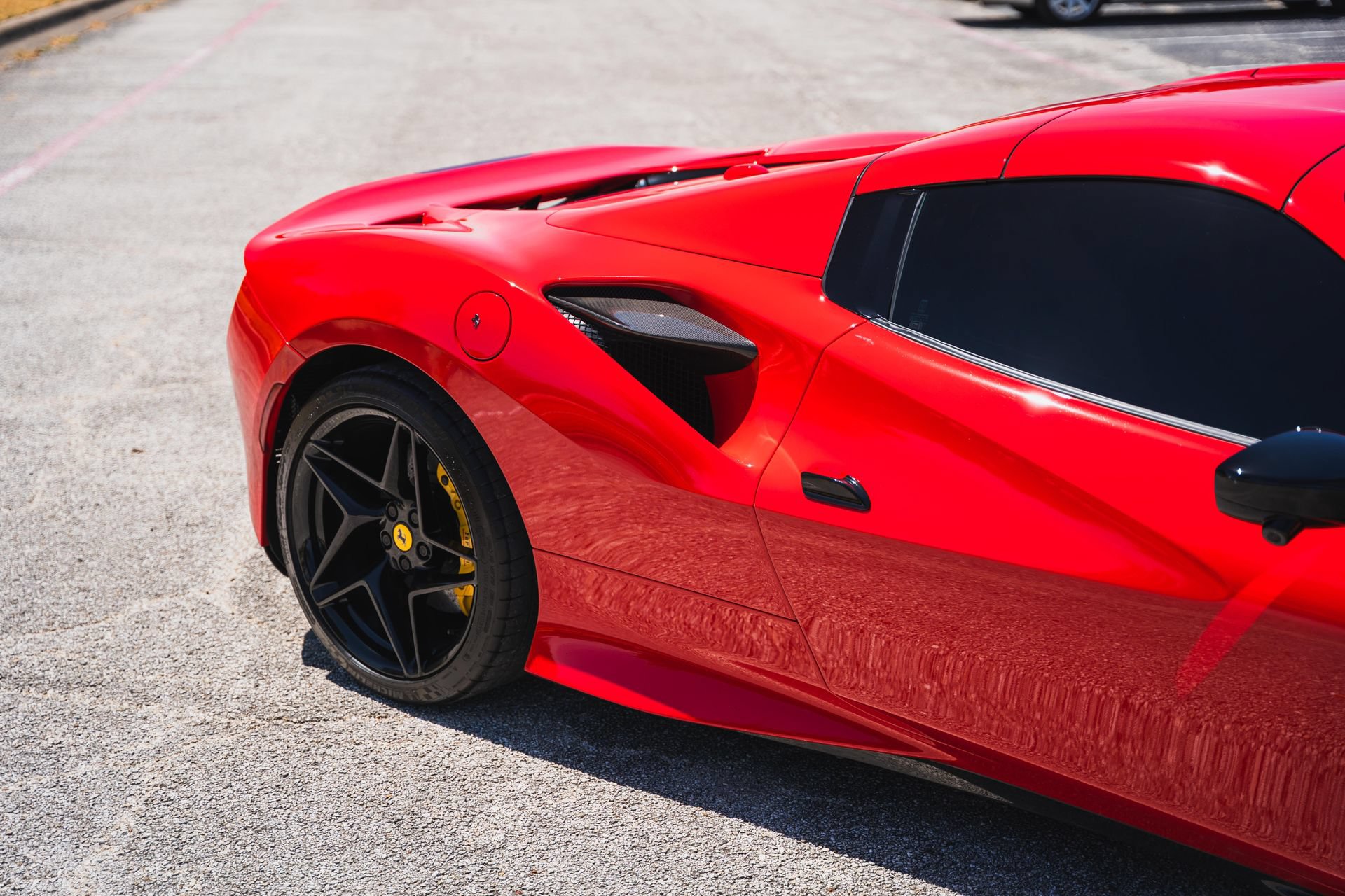 Used 2021 Ferrari F8 Tributo RWD image 30