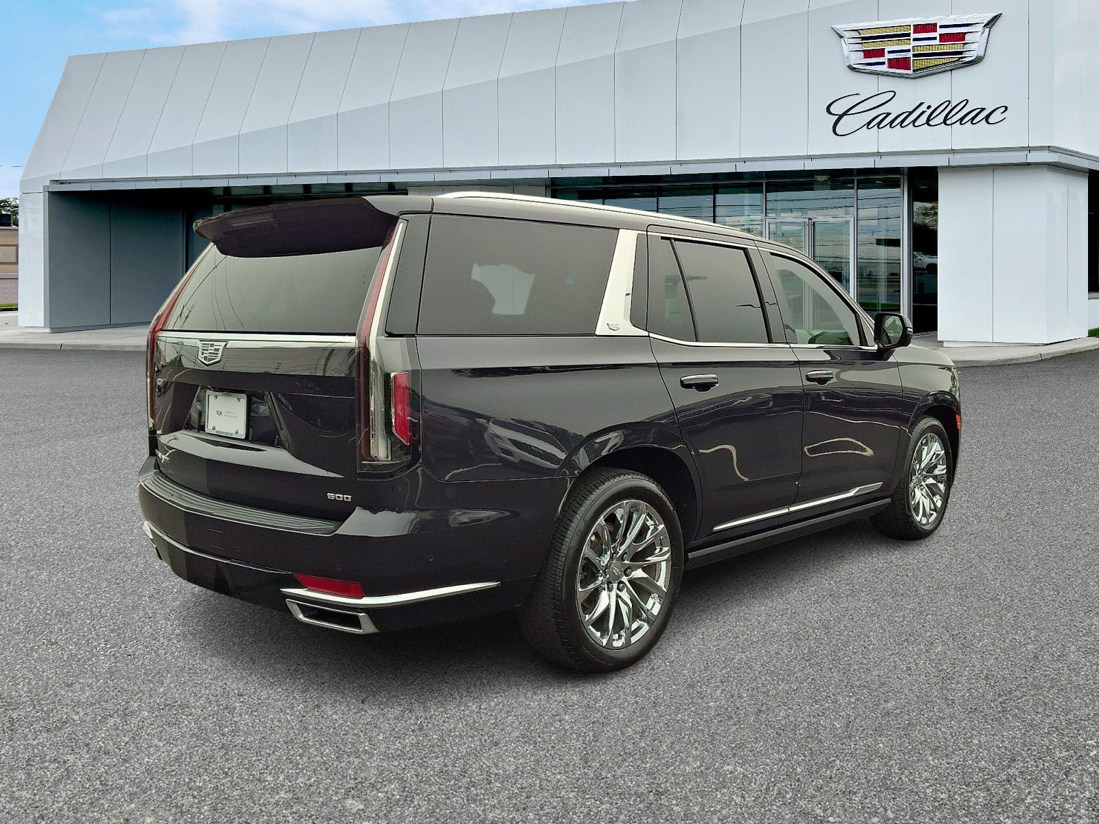 Certified 2022 Cadillac Escalade Premium Luxury Platinum w/ Heavy-Duty Trailer Package AWD/4WD image 5