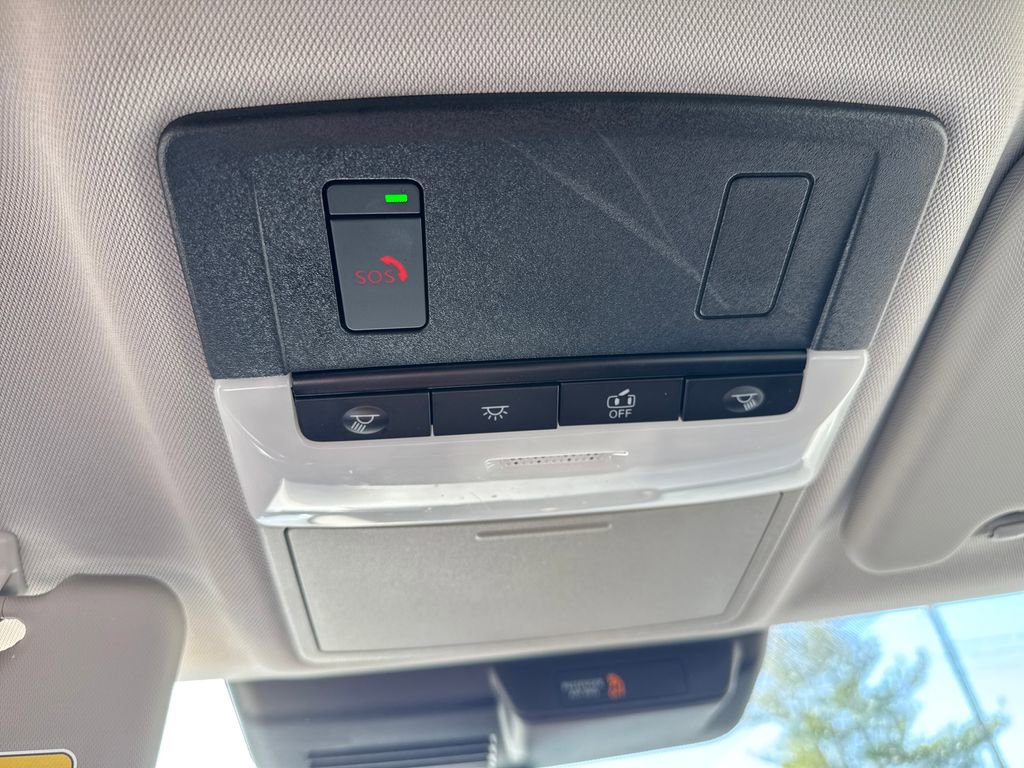 Used 2023 Mitsubishi Outlander SEL image 36