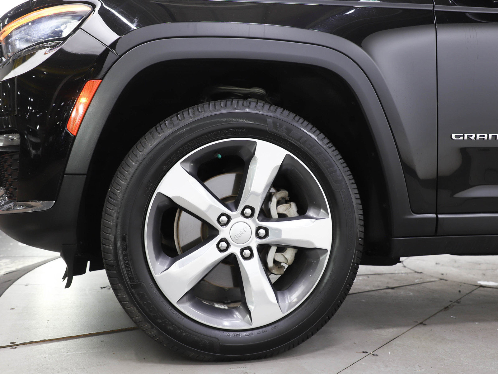 Used 2021 Jeep Grand Cherokee L Limited AWD/4WD image 26