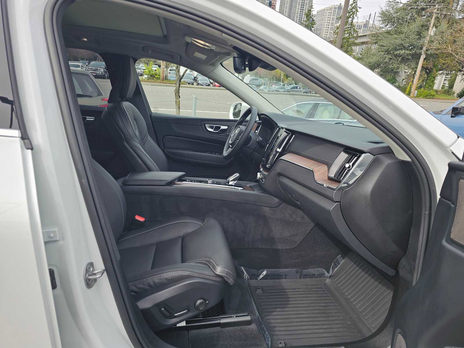 Certified 2023 Volvo XC60 T8 Ultimate image 11