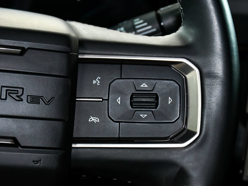 Used 2025 GMC Hummer EV 2X w/ LPO, Cargo Utility Package AWD/4WD image 32