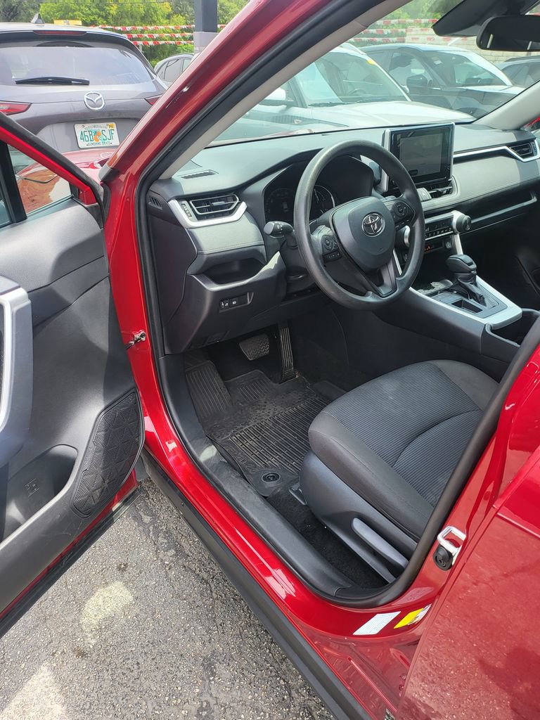 Used 2025 Toyota RAV4 LE FWD image 3