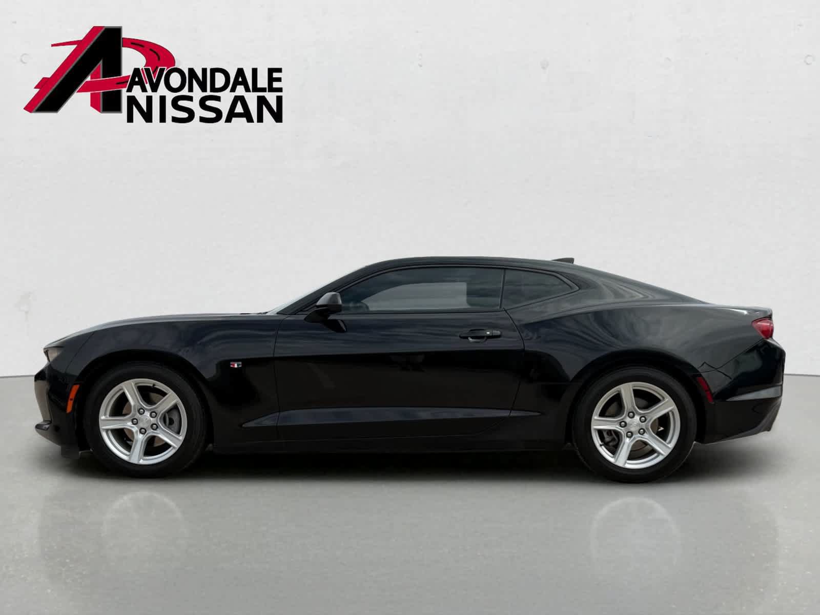 Used 2023 Chevrolet Camaro LT RWD image 3