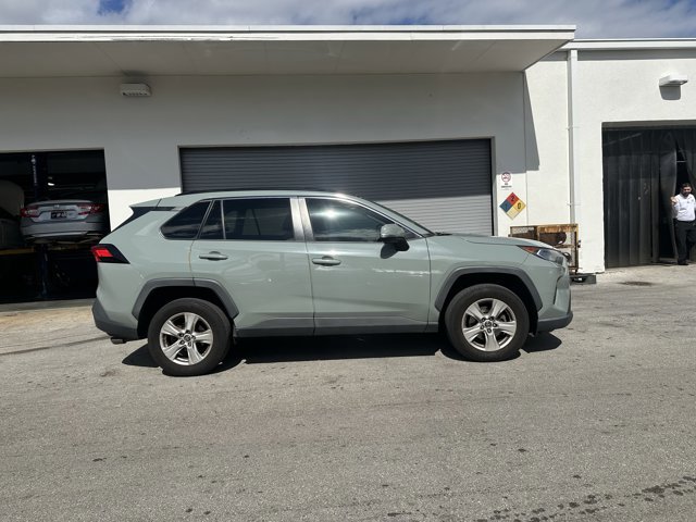 Used 2020 Toyota RAV4 XLE image 4