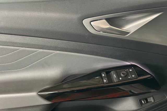 Used 2023 Volkswagen ID.4 S image 13