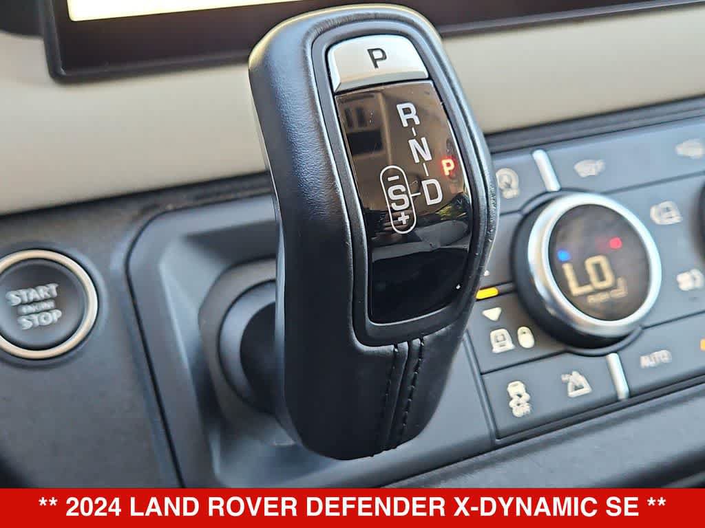 Used 2024 Land Rover Defender 130 X-Dynamic SE AWD/4WD image 32