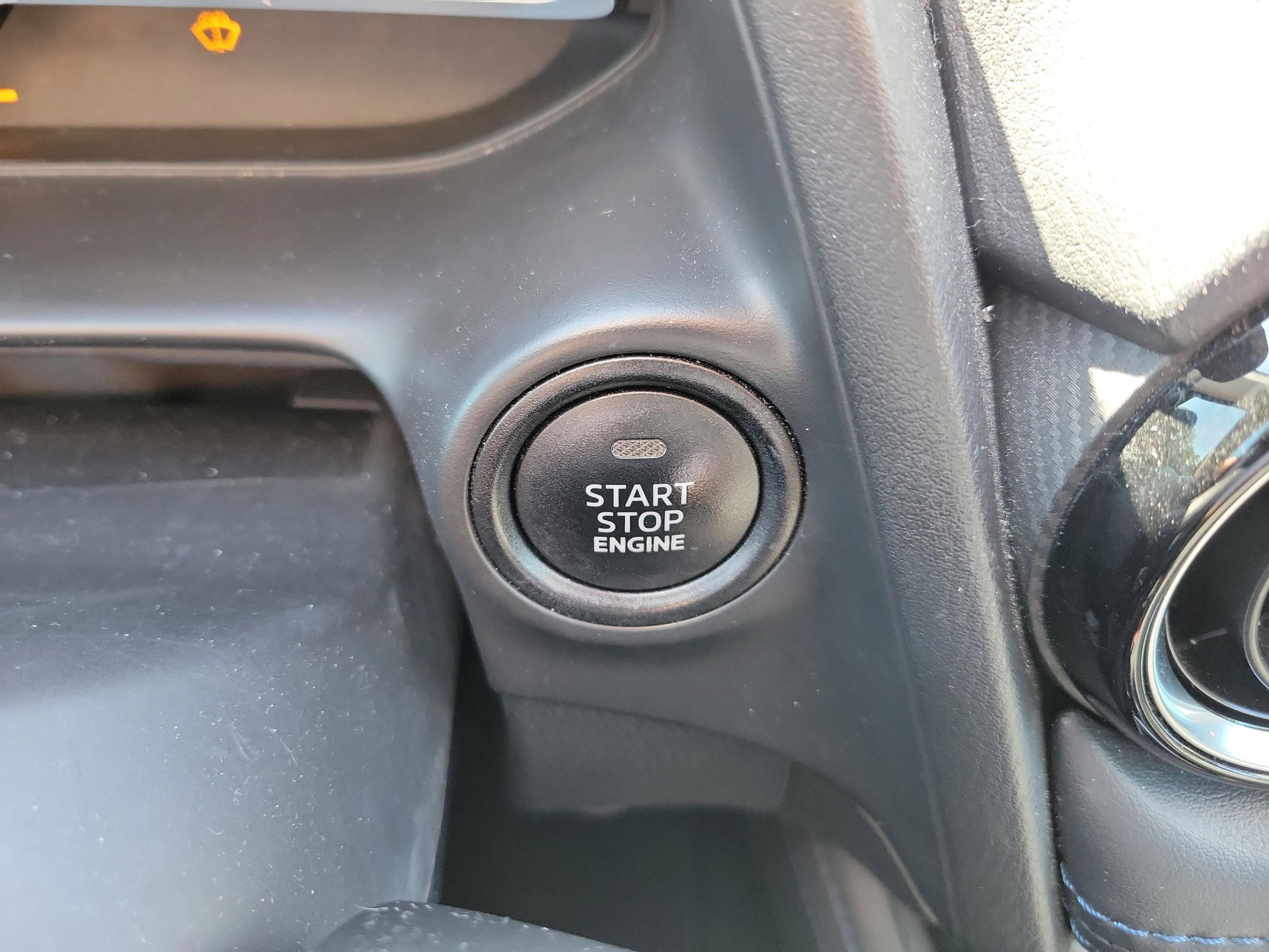 Used 2019 Toyota Yaris XLE image 31