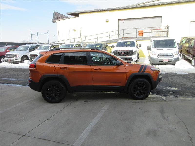 Used 2016 Jeep Cherokee Trailhawk w/ Comfort/Convenience Group image 8