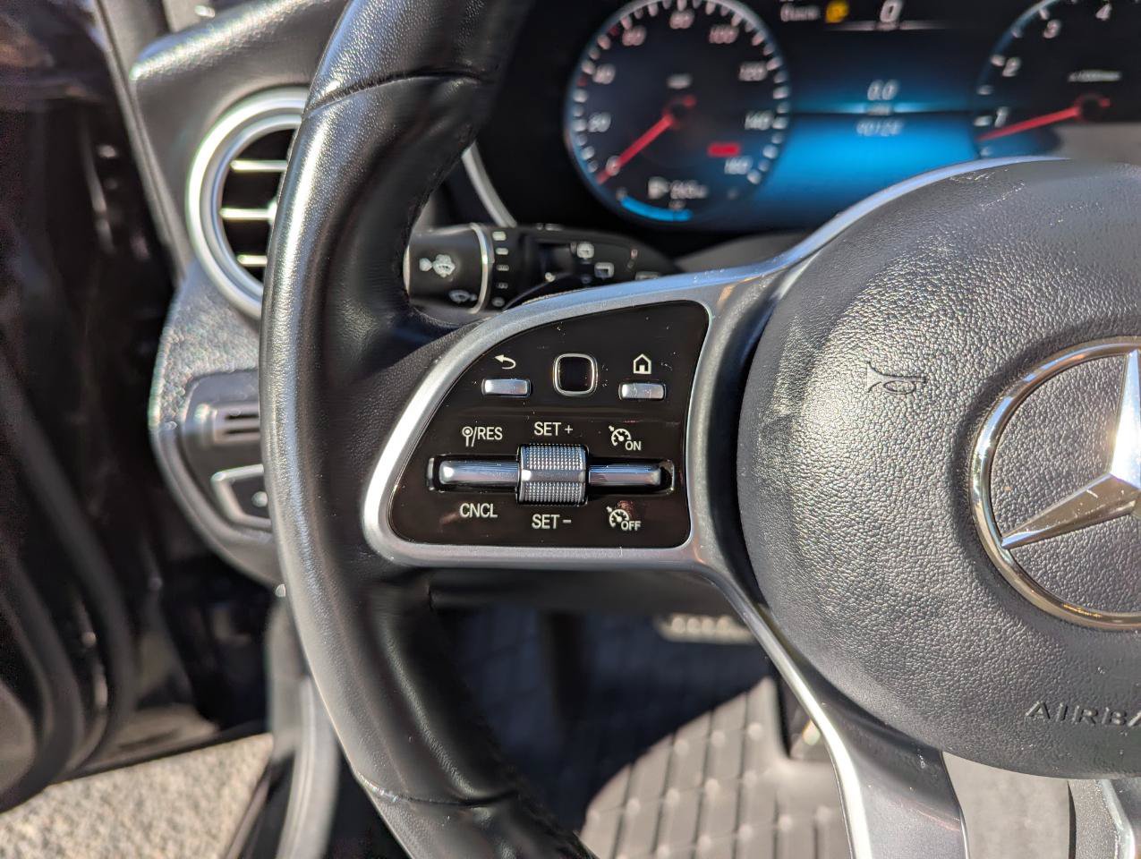 Used 2021 Mercedes-Benz GLC 300 4MATIC image 17