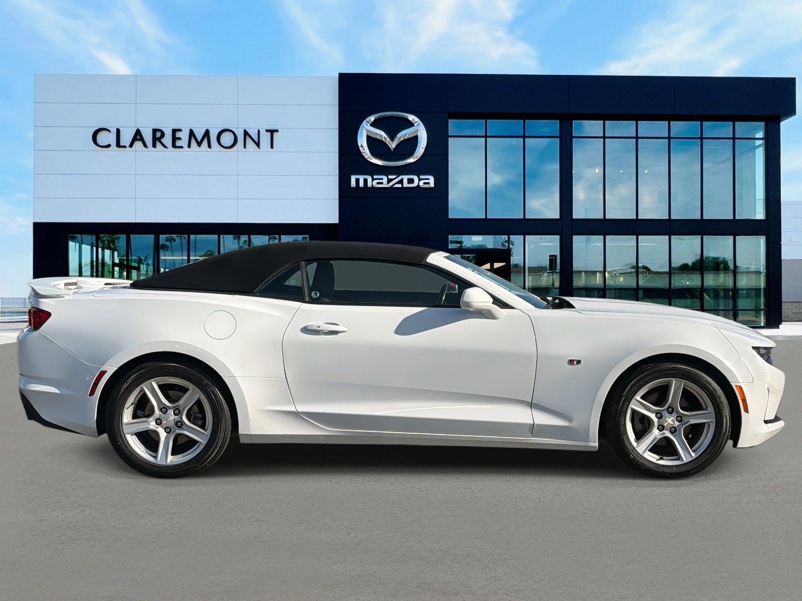 Used 2020 Chevrolet Camaro LT image 4