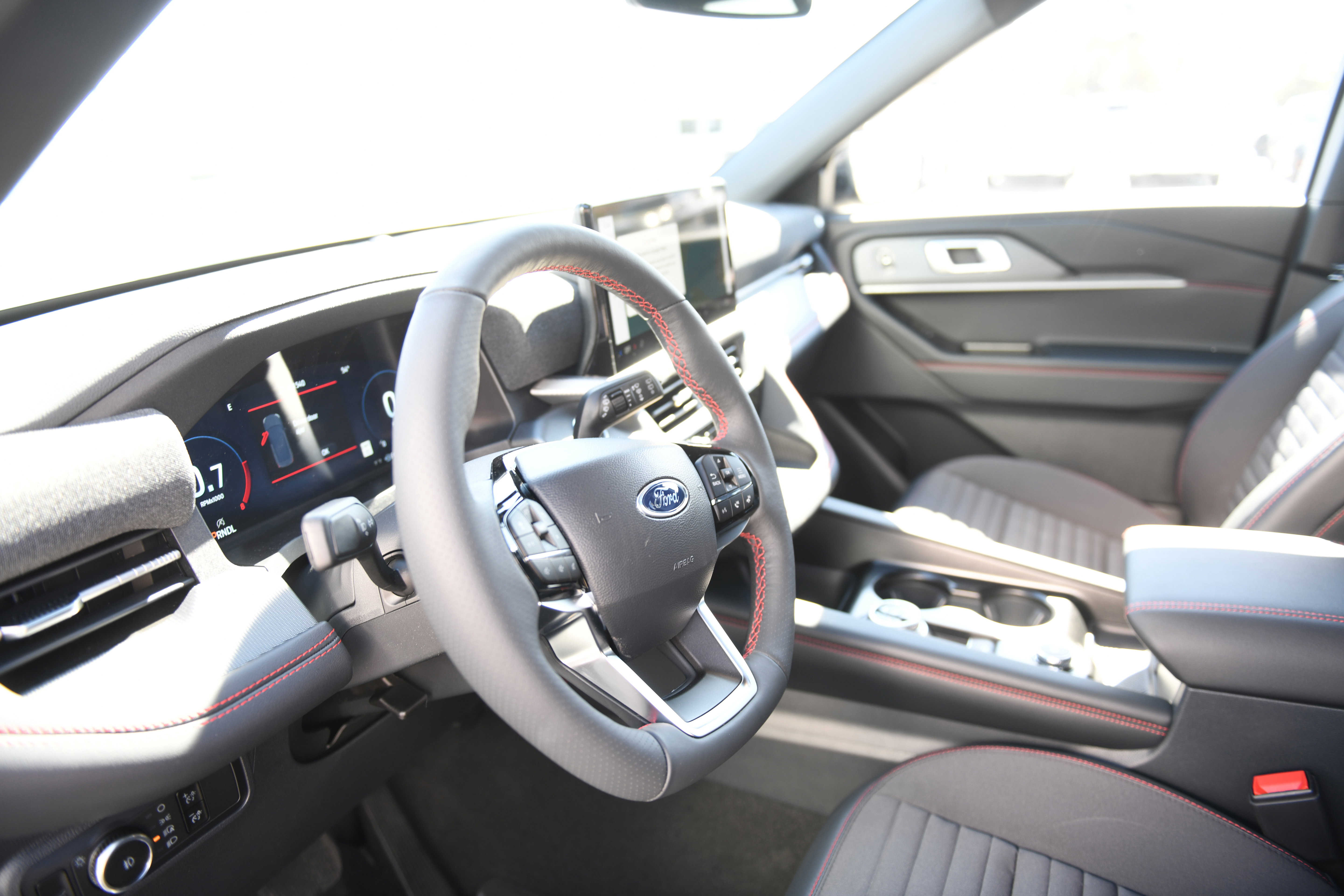 New 2026 Ford Explorer ST-Line w/ ST-Line Street Pack image 23