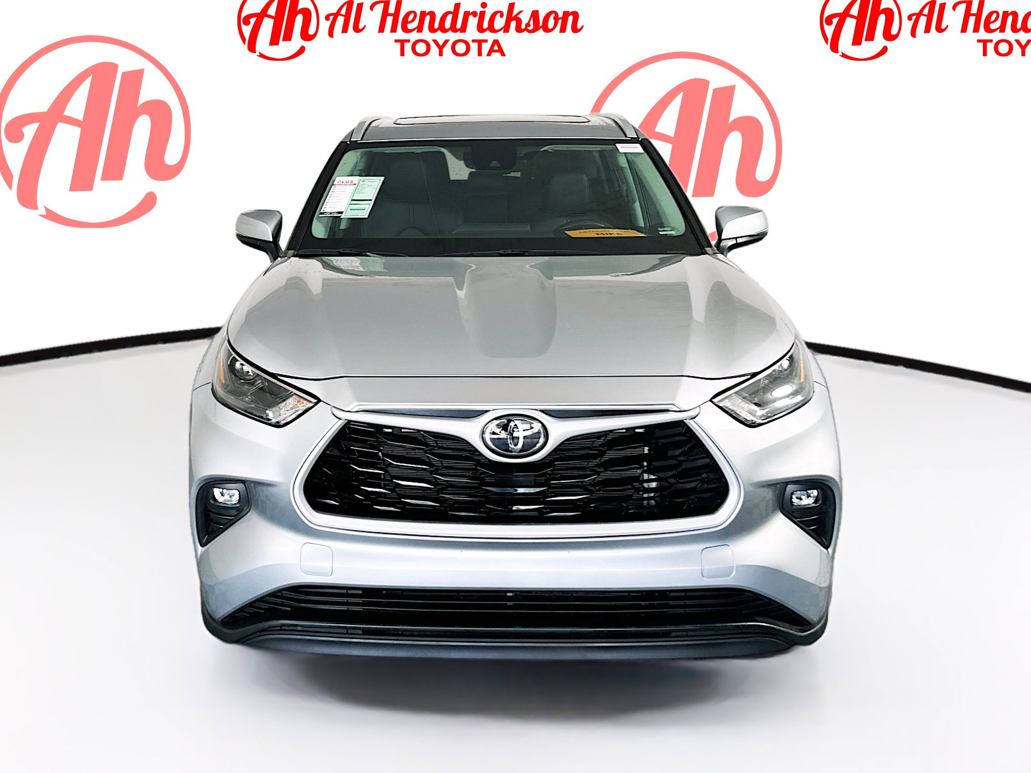 Used 2023 Toyota Highlander XLE FWD image 8