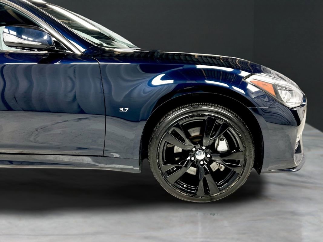 Used 2019 INFINITI Q70 Luxe AWD/4WD image 15