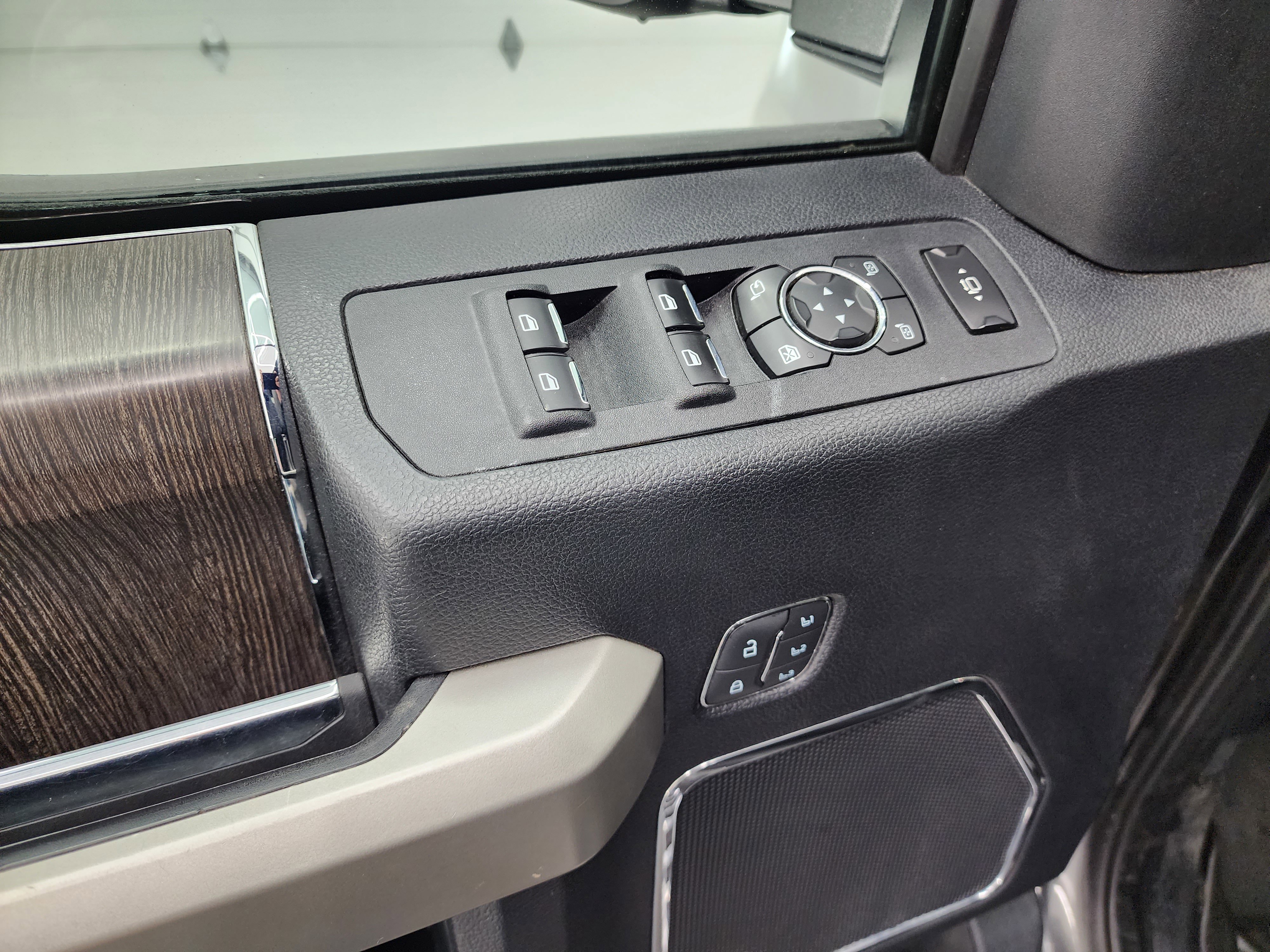 Used 2020 Ford F250 Lariat w/ Lariat Value Package image 42