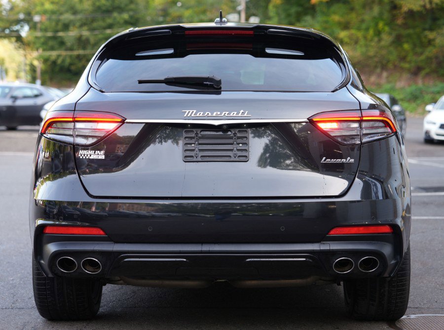 Used 2023 Maserati Levante Modena image 10