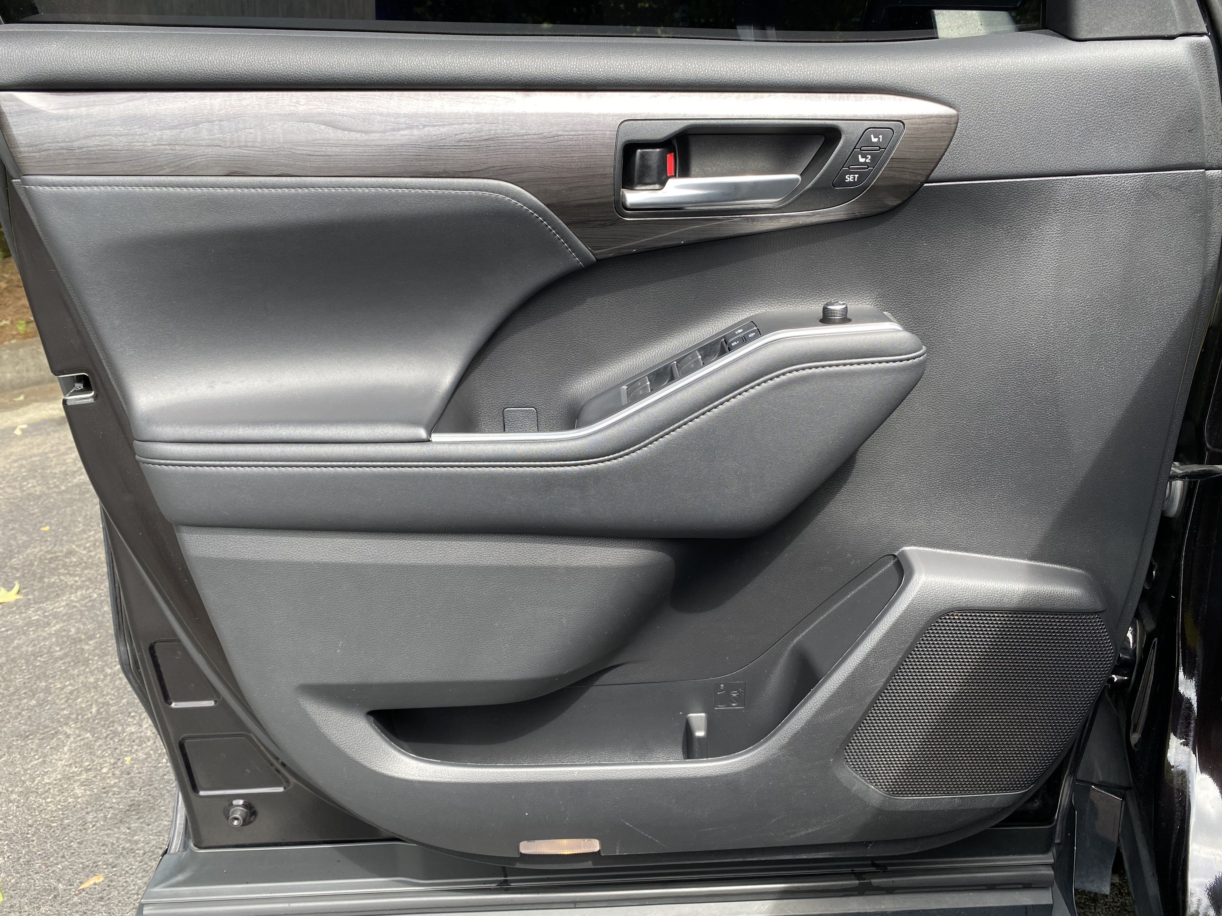 Used 2022 Toyota Highlander Platinum FWD image 15