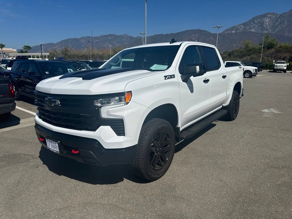 Used 2026 Chevrolet Silverado 1500 LT Trail Boss w/ LT Trail Boss Premium Package AWD/4WD image 4