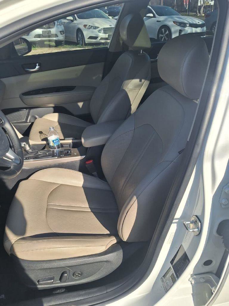 Used 2017 Kia Optima EX w/ Technology Package image 5