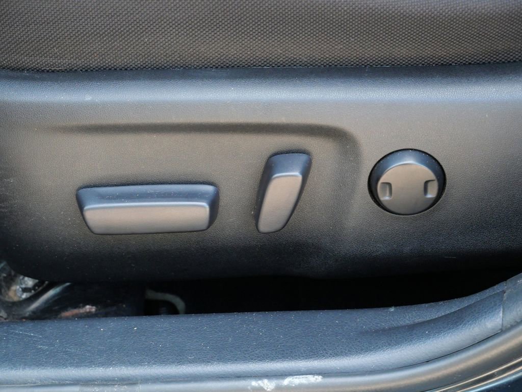 Used 2015 Toyota Camry LE FWD image 10