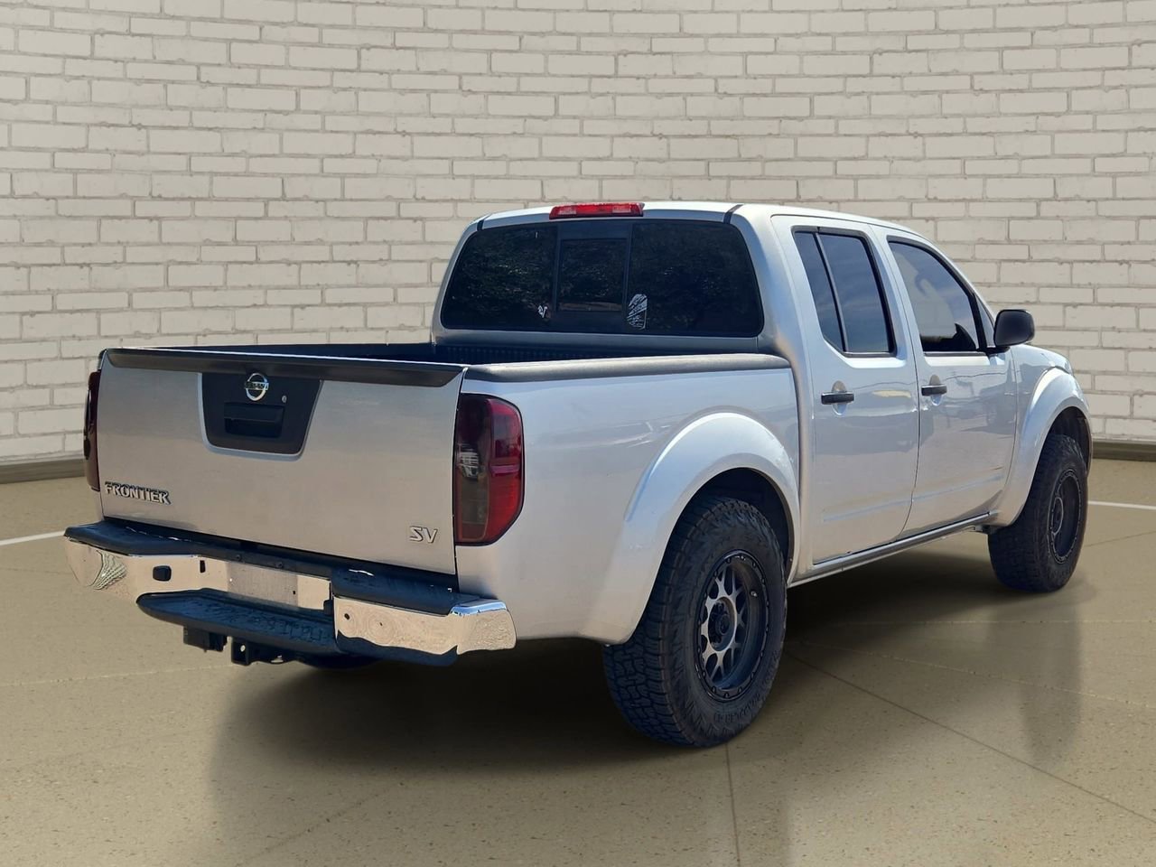 Used 2018 Nissan Frontier SV image 5