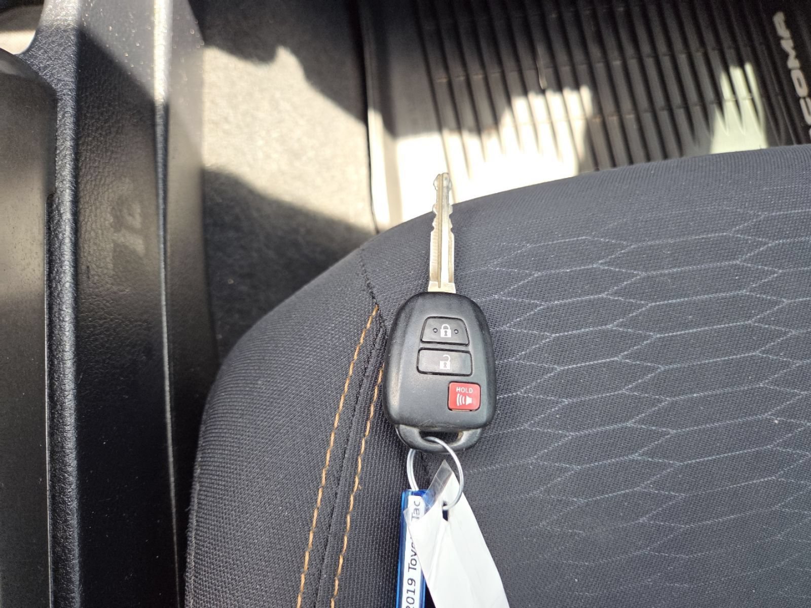 Used 2019 Toyota Tacoma SR5 RWD image 32