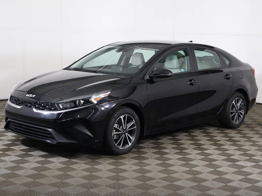 Used 2023 Kia Forte LXS w/ LXS Technology Package image 7