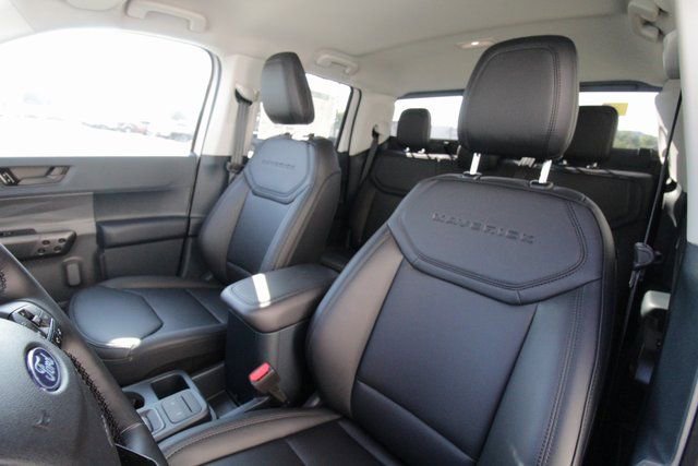 New 2025 Ford Maverick Lariat w/ Black Appearance Package image 8