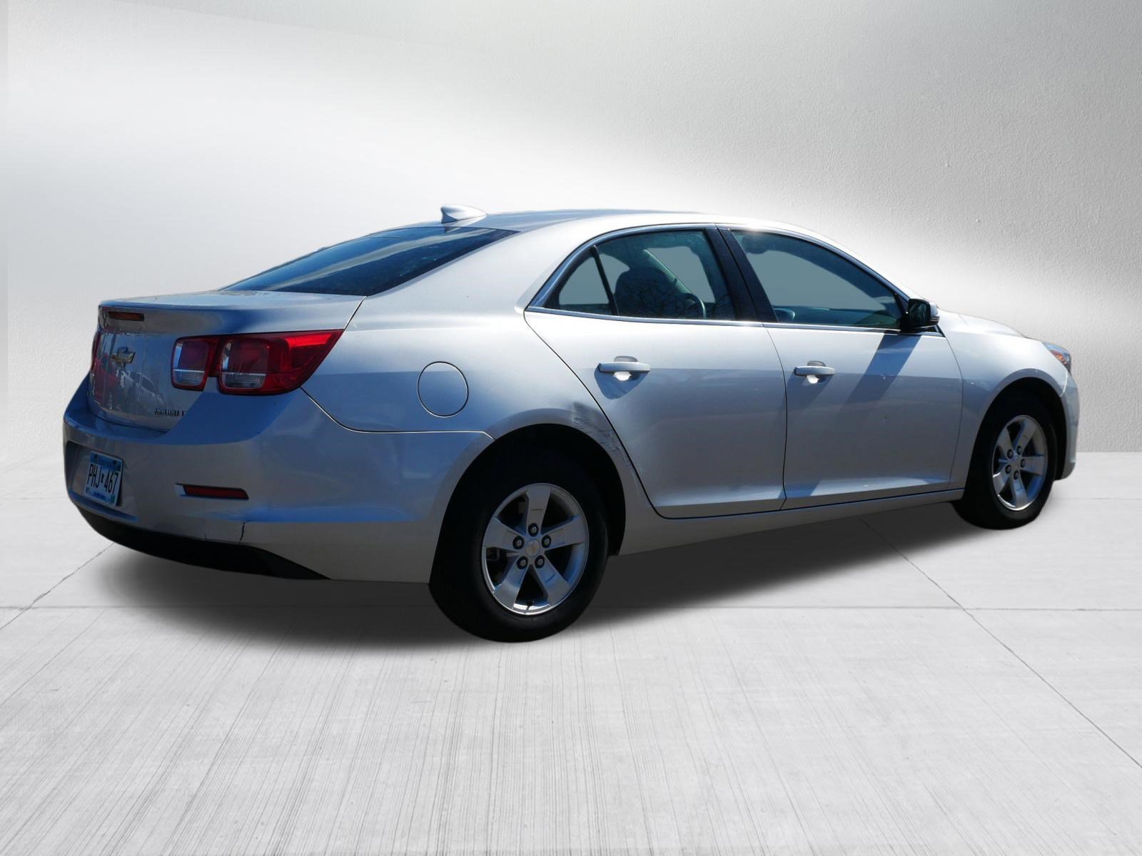 Used 2016 Chevrolet Malibu LT image 7