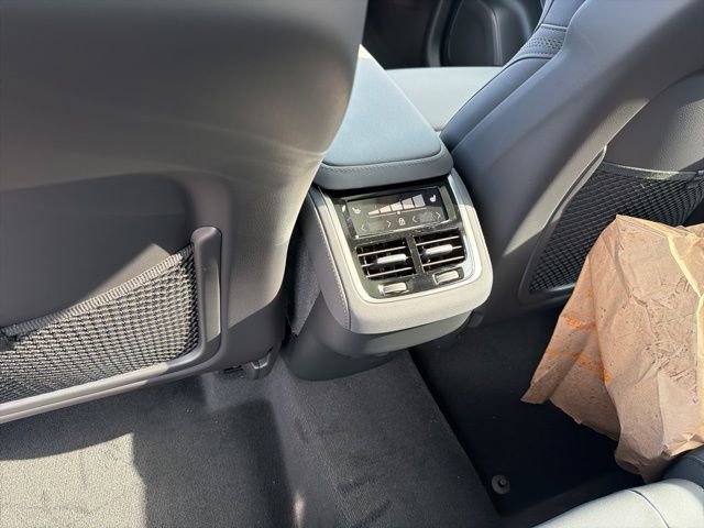 New 2026 Volvo XC90 B6 Plus w/ Protection Package Premier AWD/4WD image 10