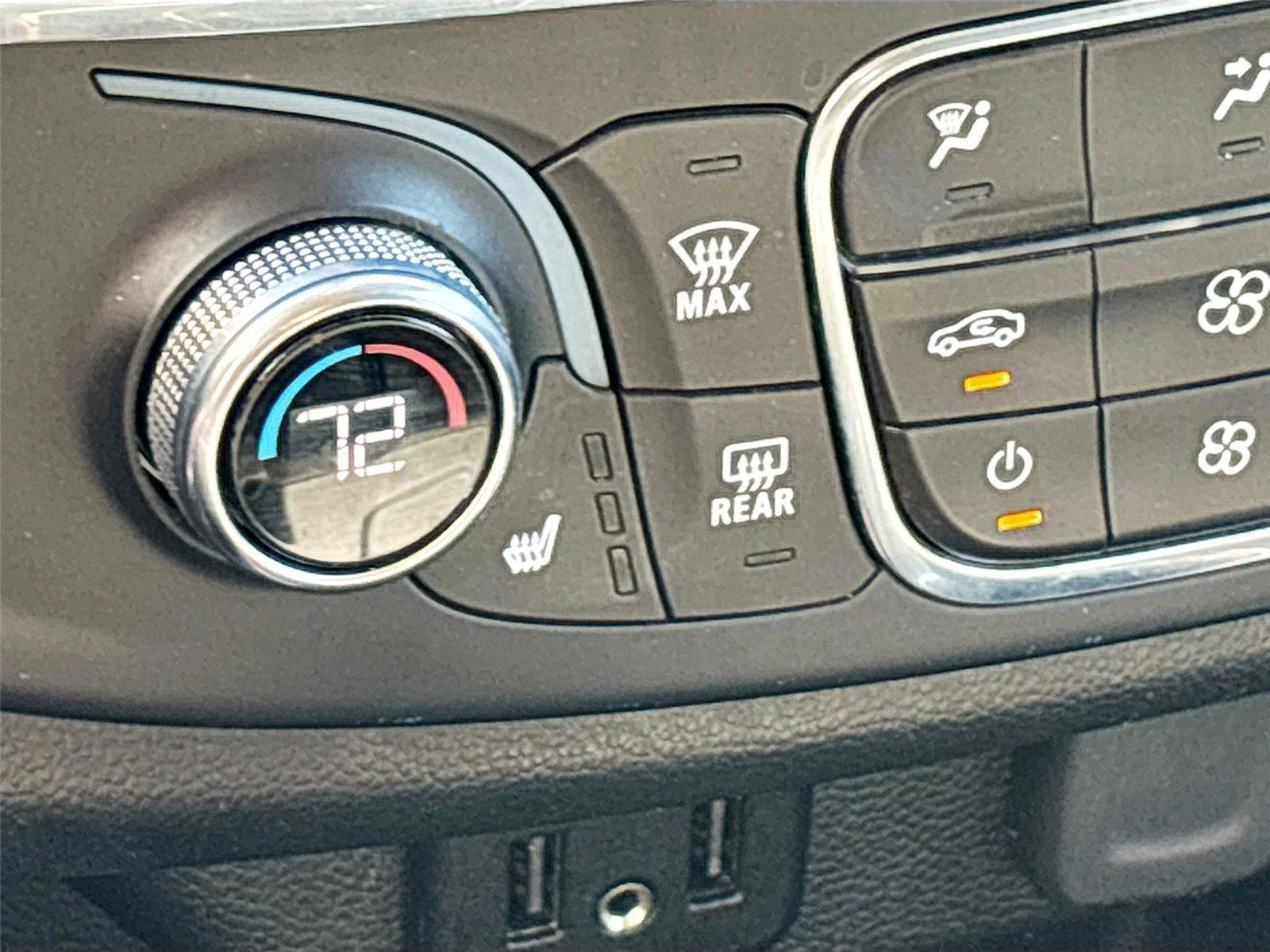 Used 2020 Chevrolet Traverse LT w/ Driver Confidence II Package image 23