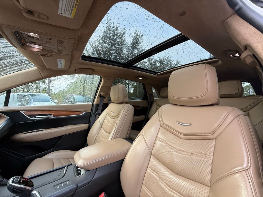 Used 2018 Cadillac XT5 Platinum w/ Driver Assist Package image 22