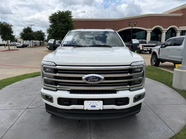 Used 2025 Ford F350 Platinum w/ Platinum Plus Package AWD/4WD image 2