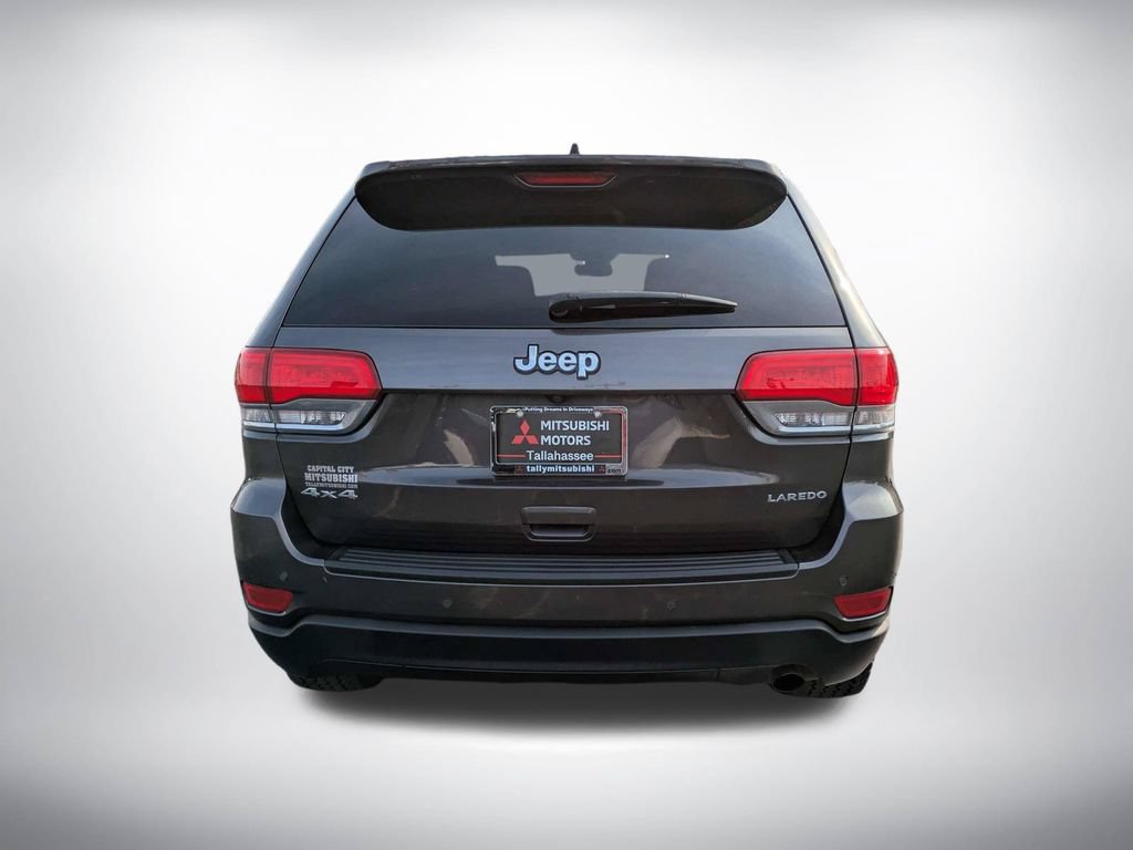 Used 2019 Jeep Grand Cherokee Laredo w/ 18" Wheel & 8.4" Radio Group AWD/4WD image 5