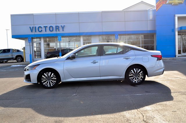 Used 2024 Nissan Altima 2.5 SV image 6