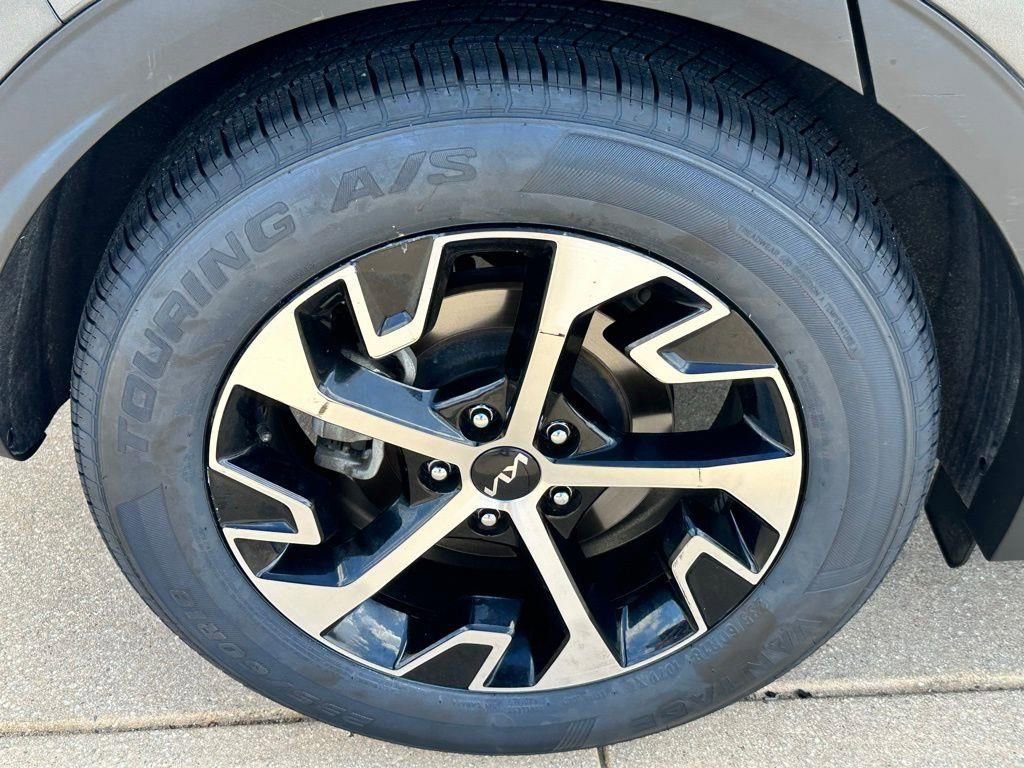 Used 2024 Kia Sportage EX image 24