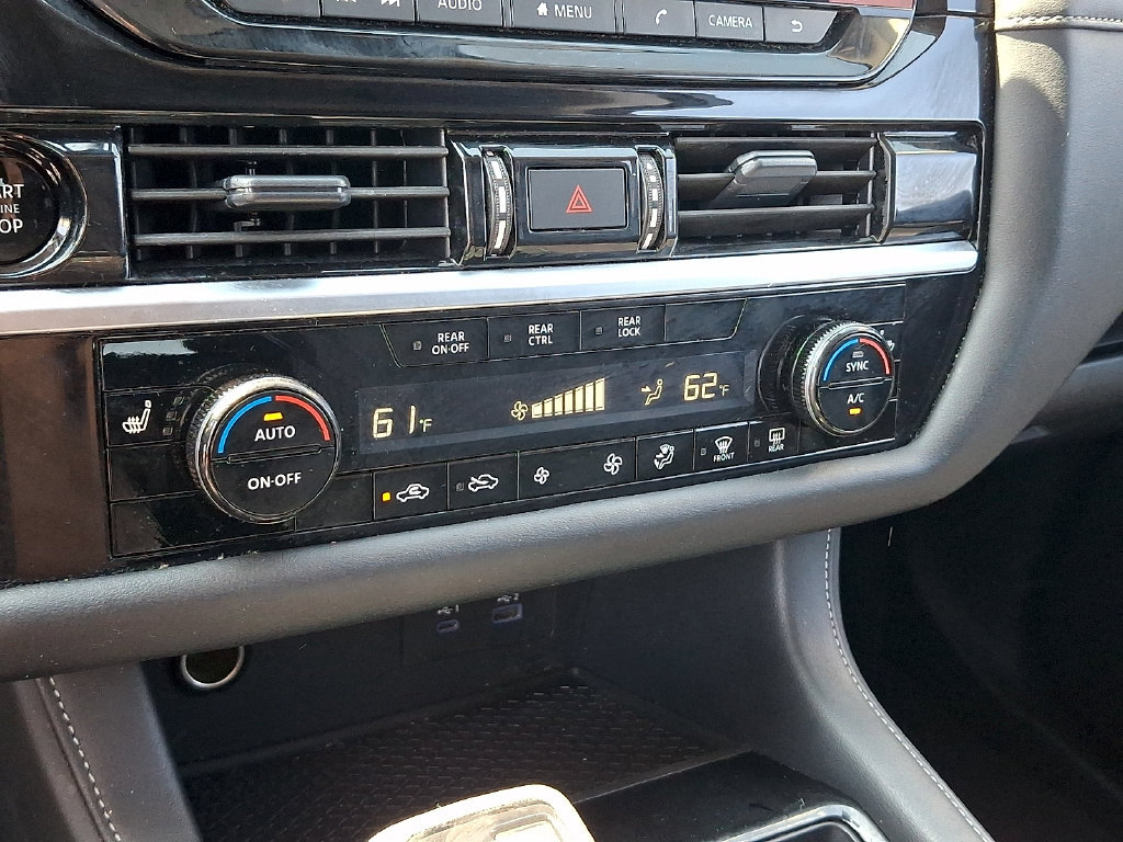 Used 2025 Nissan Pathfinder SV AWD/4WD image 15