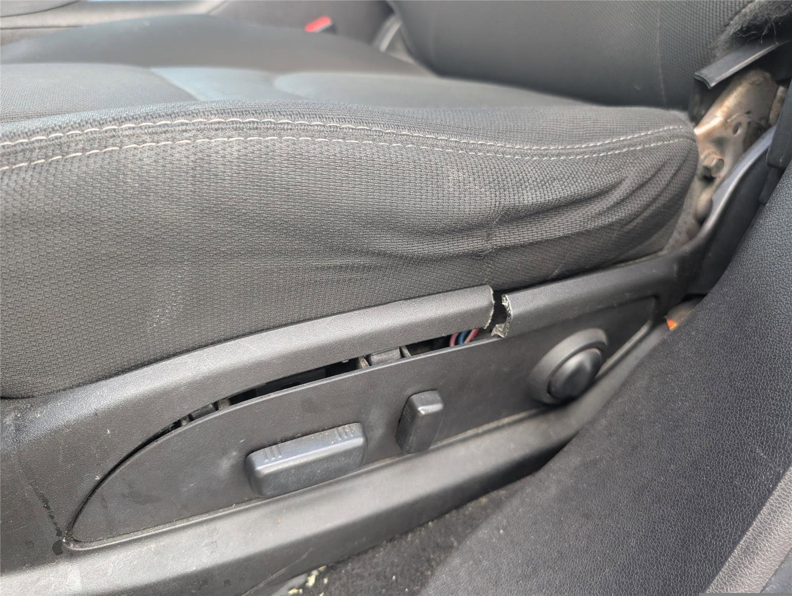 Used 2014 GMC Acadia SLE FWD image 10