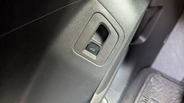 Used 2023 Volkswagen Atlas SE w/ Panoramic Sunroof Package image 36