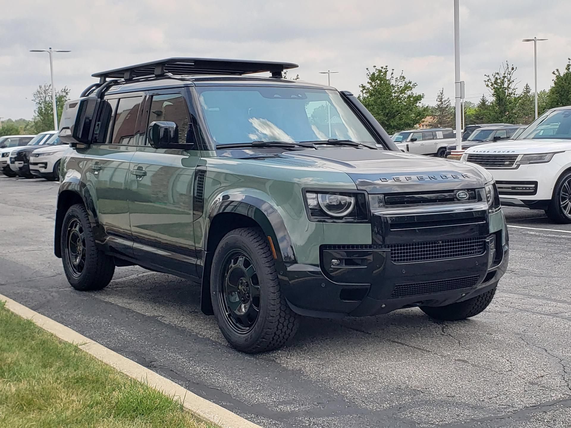 New 2026 Land Rover Defender 110 AWD/4WD image 3