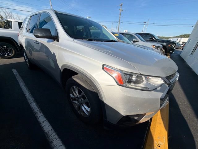 Used 2020 Chevrolet Traverse LS w/ LPO, Floor Liner Package FWD image 6